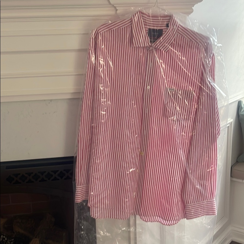 Men’s Faconable striped button down shirt